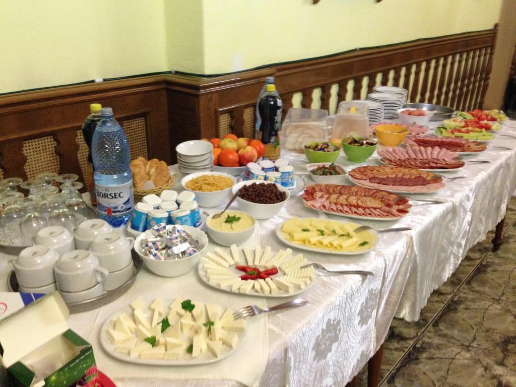 سيغيتو مارماتيي Motel Buti المظهر الخارجي الصورة