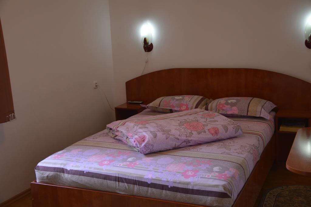 سيغيتو مارماتيي Motel Buti الغرفة الصورة