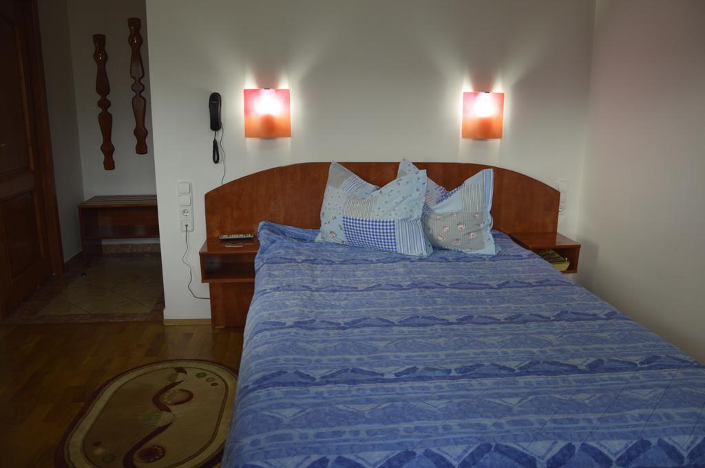 سيغيتو مارماتيي Motel Buti الغرفة الصورة